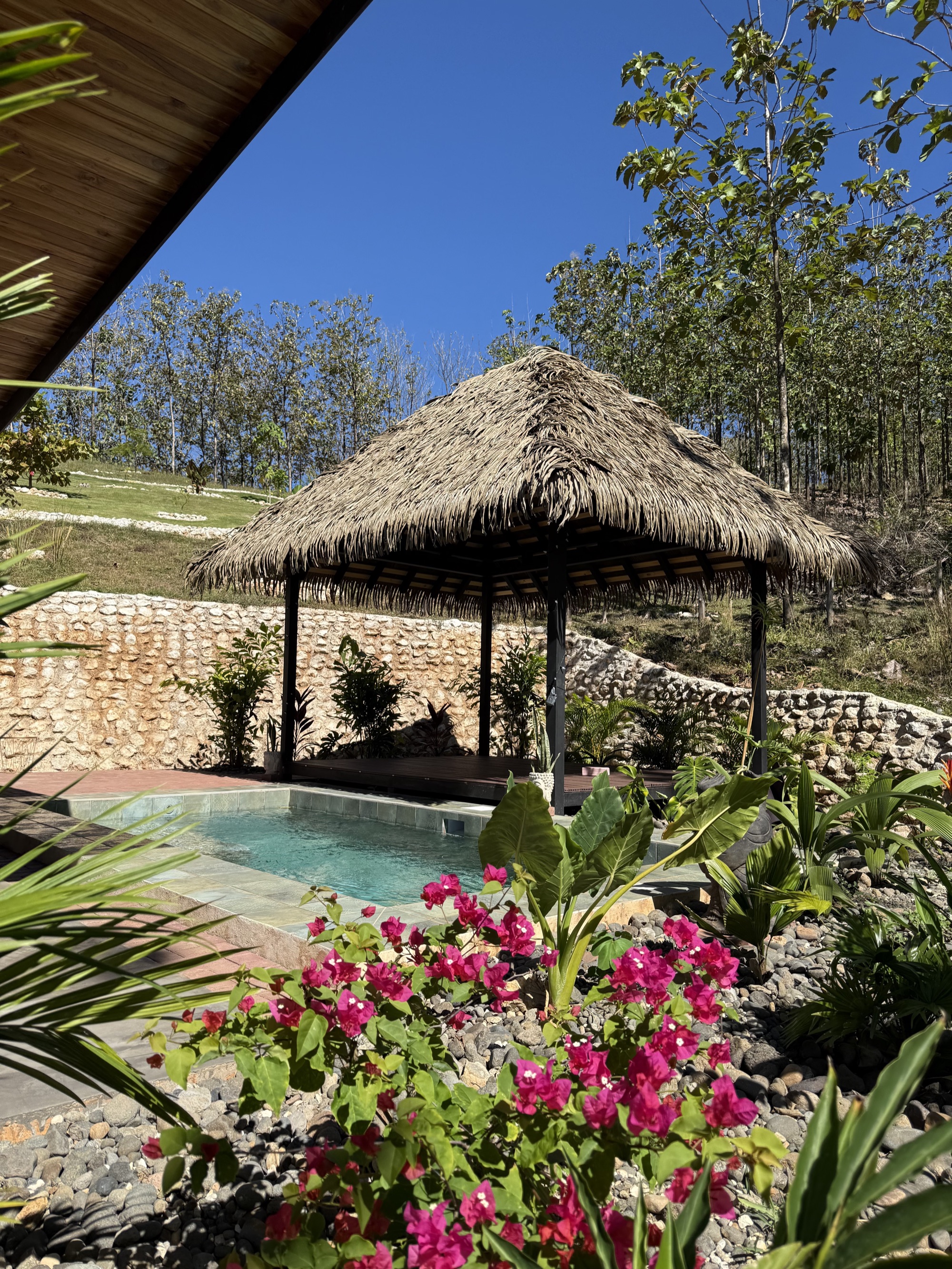 Piscina y rancho de Casa Nekajui